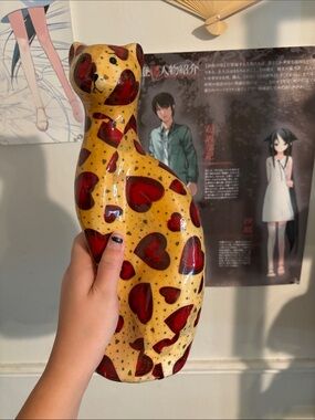 Home Essentials Yellow Ceramic Cat Sculpture with Red Hearts